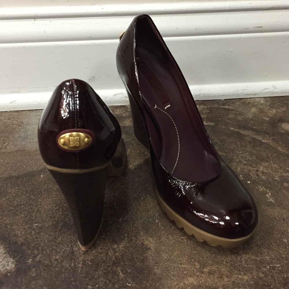 BCBGMaxAzria Patent Burgundy Round-Toe Wedges with Tan Sole - Picture 2 of 4